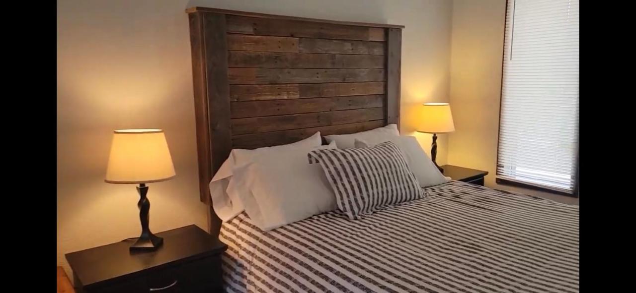 Rock Creek Mercantile & Motel Clinton Kültér fotó
