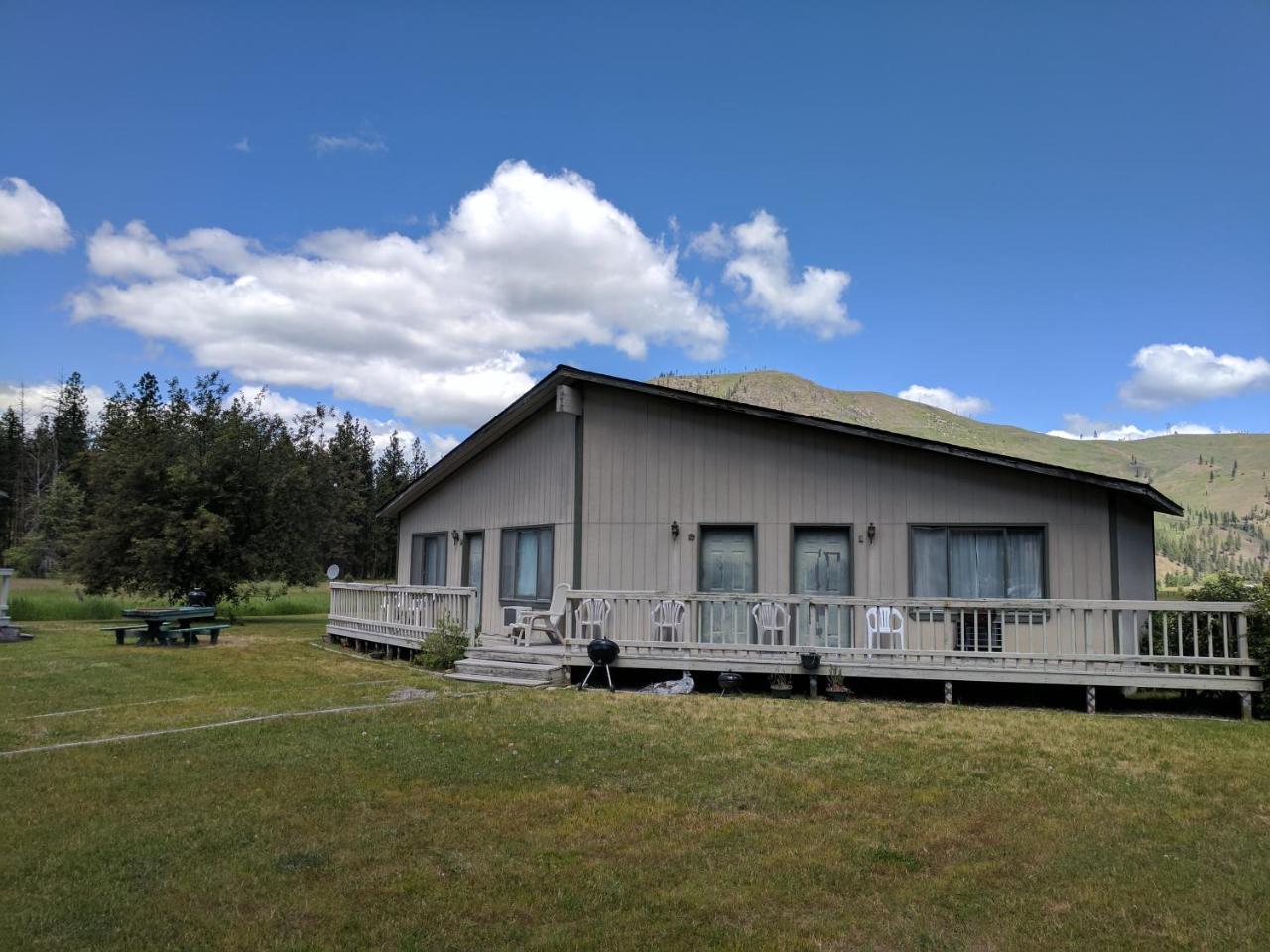 Rock Creek Mercantile & Motel Clinton Kültér fotó